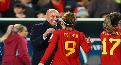 بعد واقعة نهائي مونديال السيدات.. قضية رئيس الاتحاد الإسباني تصل إلى الأمم المتحدة